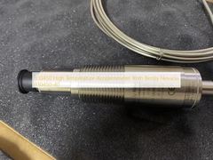 Akselerometer Suhu Tinggi 330450 dari Bently Nevada 330450-40